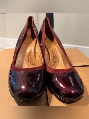 Soft Women’s Burgundy Patent Ballet Heels size 10